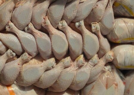 مرغ گرم کمتر از نرخ مصوب عرضه می شود؛ قیمت مرغ در خرده فروشی ها کیلویی چند به فروش می رسد؟