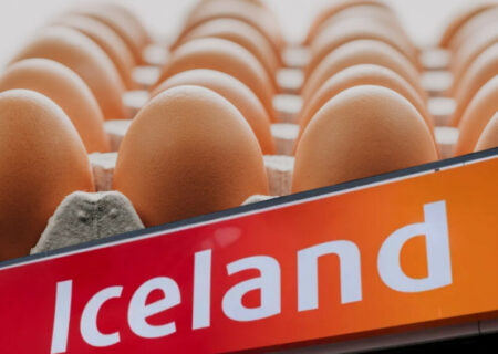 سوپرمارکت آیسلند بریتانیا بازگشت به تعهد Cage-Free خود را با جدول زمانی جدید اعلام کرد.
