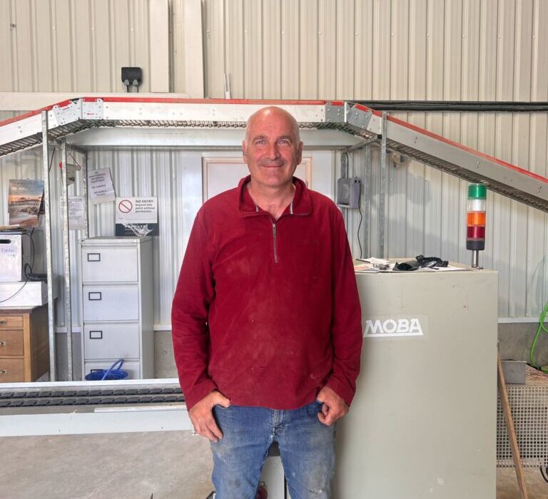 حل چالش رنگ‌دهی زرده تخم‌مرغ ارگانیک