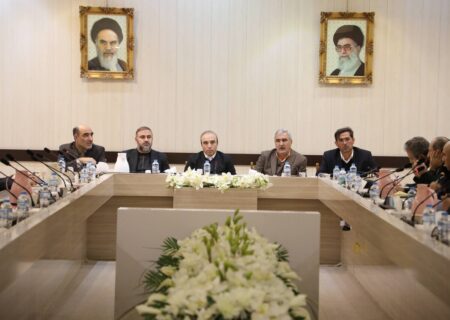 واردات نهاده‌ها و هوشمندسازی عرضه مرغ در اولویت قرارگاه اقتصادی است.